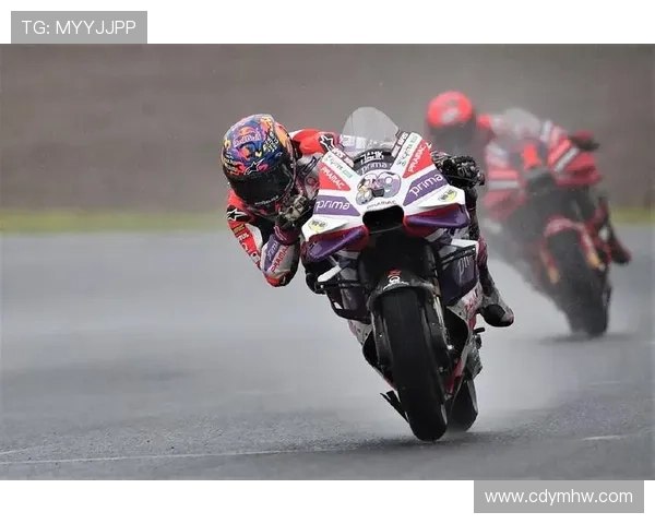 MotoGP赛季精彩纷呈 车手们激烈角逐战况分析与未来展望